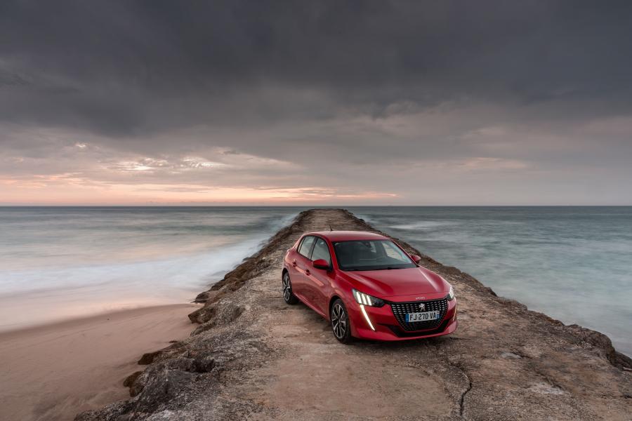  Peugeot 208 2019 года  (WW) (фото 15 из 41)